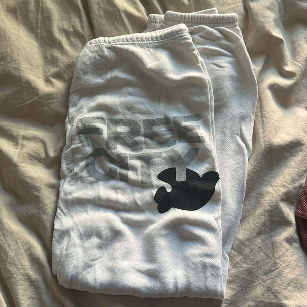 Free city sweatpants
